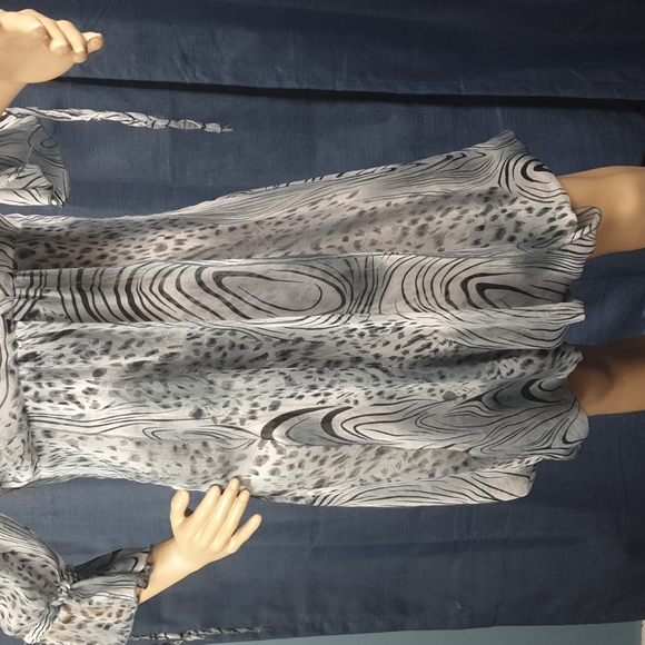 Dress - Picture 7 of 8